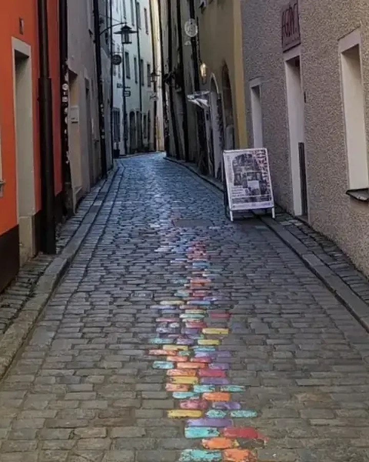Bunte Häuser in der Passauer Altstadt, Schauplatz des Familienausflugs